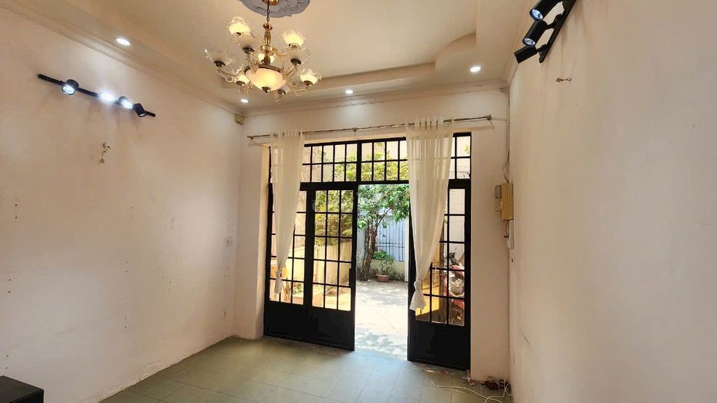 Nhà Nguyễn Văn Công DT 4*17,5m 62m2 1 Lầu Giá Hơn 4ty